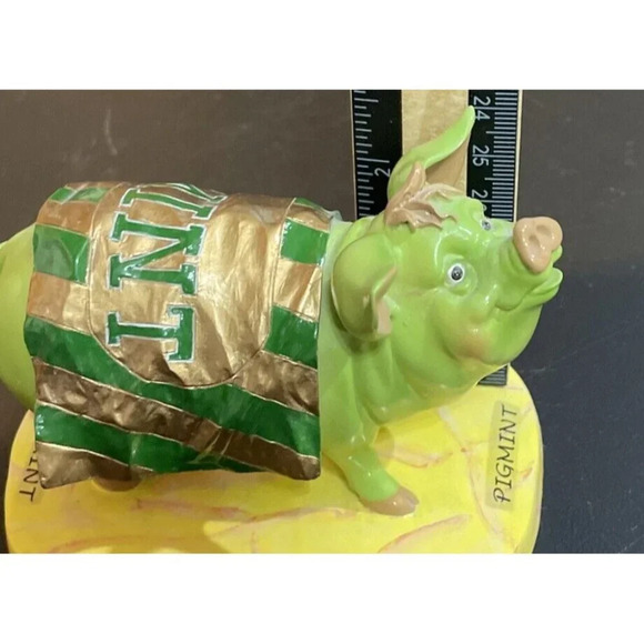 Pig Invasion Pigmint Collectible Figurine Farm Anthropomorphic Minty Decor - Picture 6 of 7